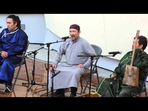 Huun Huur Tu- Kaigal-ool Khovalyg sings Dag Kargyraa, Live in Los Angeles April 19, 2014