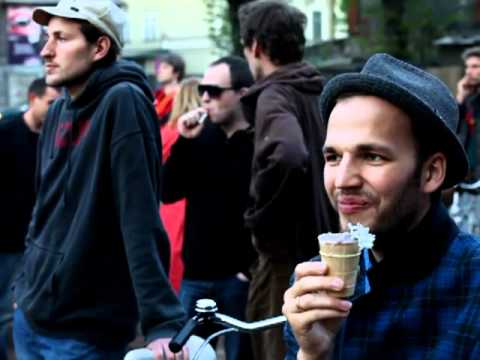 "The Hobos" open air concert at Kalnciema quarter / vasaras konči Kalnciemielā hei:]