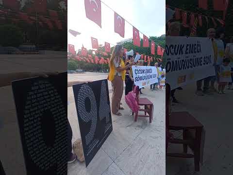 Ece İdil Ceylan, "12 Haziran Çocuk İşçiliği İle Mücadele Günü" başlıklı basın açıklamasını okudu.