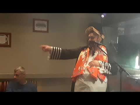 Vid Balog u ulozi kineskog biskupa na proslavi kineskog Martinja