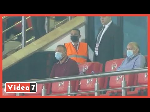 عدم الرضا يظهر علي الخطيب أثناء الشوط الأول من لقاء الأهلي والجونة