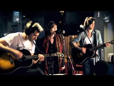 Mark Ronson & The Business INTL - Solitude is Bliss (live)