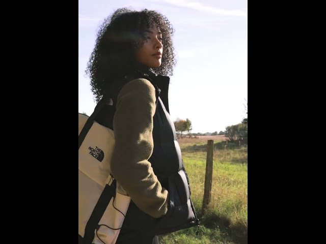 Vídeo relacionado con Navaris Bolso Acolchado Unisex - Puffer Tote Bag para Hombre y Mujer - Bolsos Acolchado Unisex para Trabajo Oficina Clase Universidad - Correa de Hombro - Verde Oliva