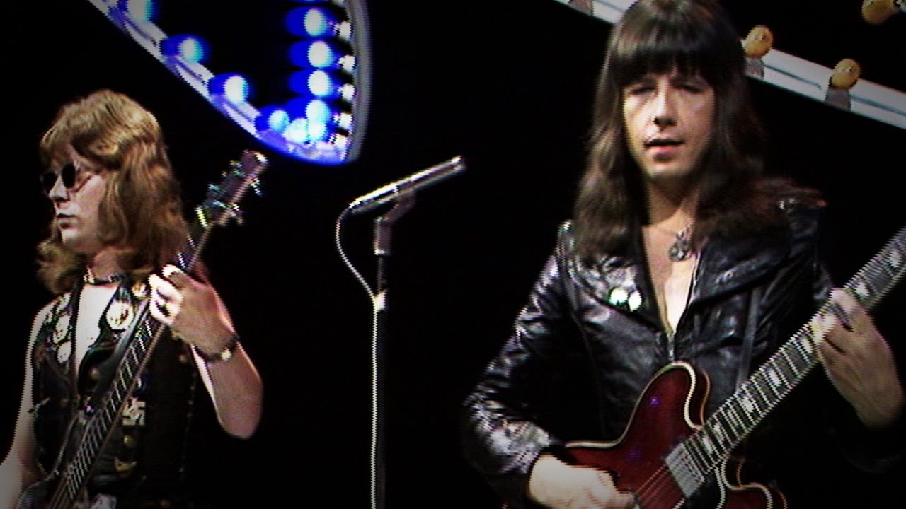 Sweet - Action - Top Of The Pops 24.07.1975 (OFFICIAL) - YouTube