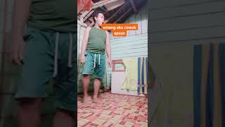 Download lagu emang cowok apaan di suruh buka celana#dagelanjowo #komedilucu #snackvideo #lucubikinngakak mp3