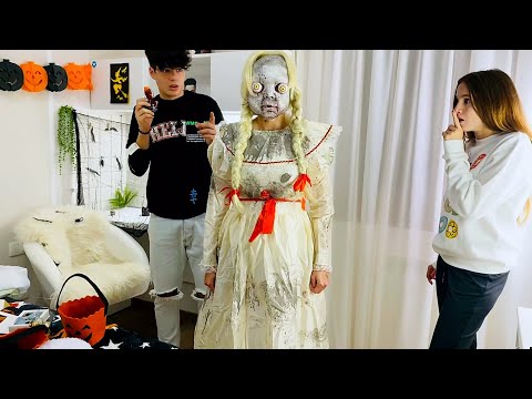 TROVIAMO ANNABELLE PER HALLOWEEN !!!😱 - by Charlotte M.