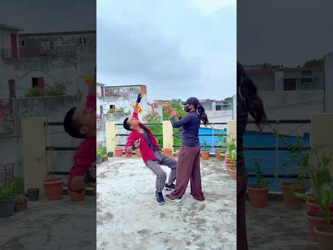 Does this self-defence trick actually work?💥 #shorts⁠ ⁠#selfdefence⁠ ⁠#streetfight⁠ ⁠ #martialarts⁠