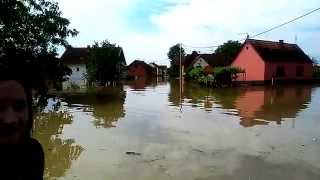 preview picture of video 'Spasavanje iz poplave D.Mahala'
