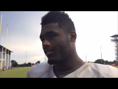 VIDEO: South Carolina LB Skai Moore had playful words with Mizzou QB
