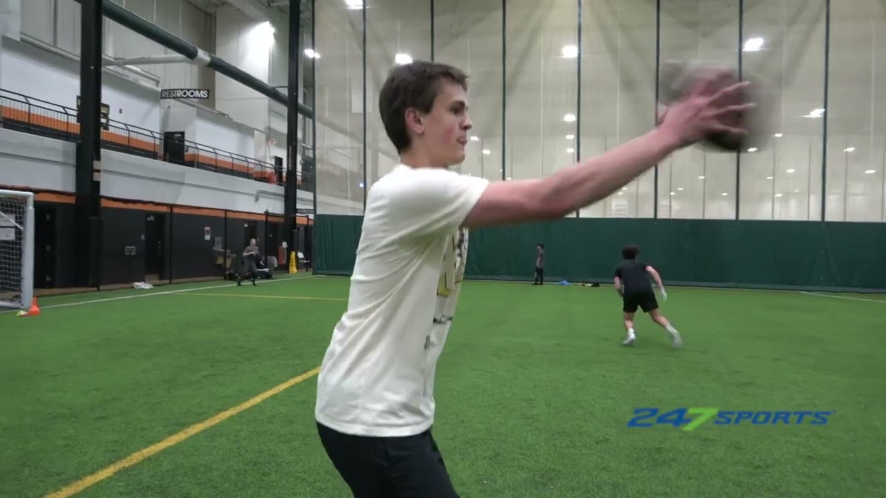 WATCH: 2026 QB Owen Lansu Throwing Session in Chicago
