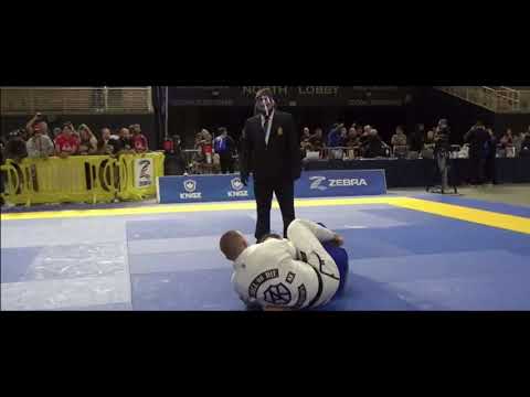 Luiz Panza 50/50 Entrance