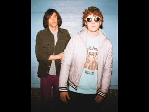 Chester French - Im Sorry(Feat Wale)