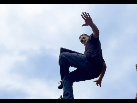 Michael Grandinetti Levitates LIVE - 15ft Above Hollywood Blvd