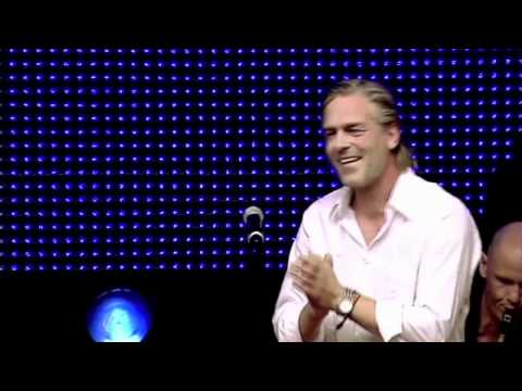 Peter A G - To lys på et bord