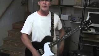 Video thumbnail for TV Jones Model 10 Guitar w Single Pickup by dominantmusic1