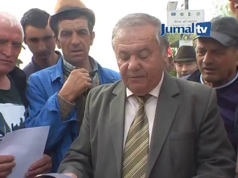 JURNAL DE VRANCEA: Scandal la Tataranu. Oamenii au legat vacile de gardul Primariei