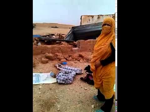 معاناة النساء والاطفال المحتجزين بمخيمات تندوف مع الامطار الأخيرة وظروف العيش القاسية