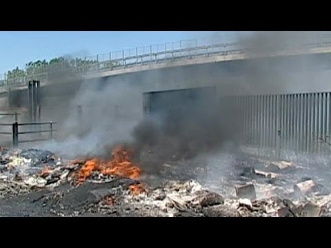 Müll-Mafia: Italien errichtet Sperre für Produkte aus "Feuerland"