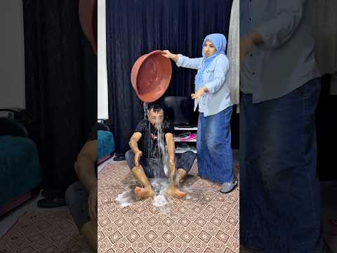 Ayağını Yıkadığı Suyu Başından Aşağı Döktüm! 🤯Kocamın Şok Anı! #viral #funny #comedy #keşfet#shorts
