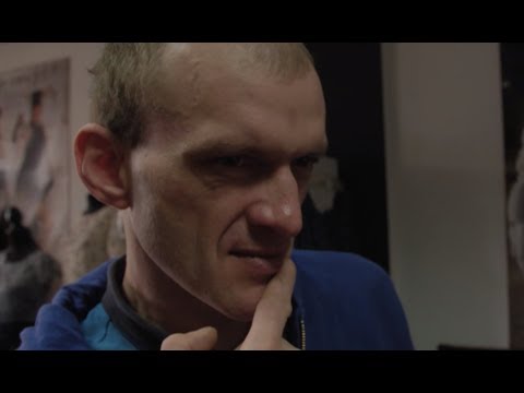 Rysiek "Szczena" mógł się poczuć jak prawdziwy projektant mody [Dżentelmeni i Wieśniacy]