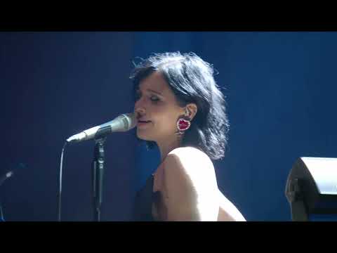 Monika Liu, LNOBT simfoninis orkestras (diriguoja Ričardas Šumila) - Kodėl tu čia?