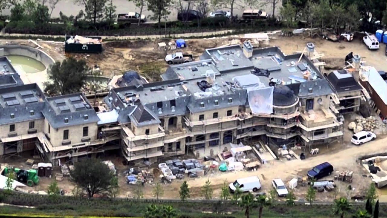 Tom Brady And Gisele's Mansion Nears Completion - Splash News | Splash News TV | Splash News TV