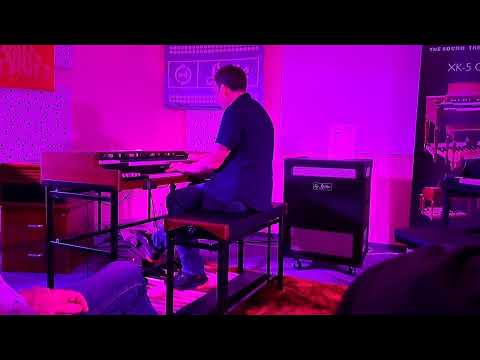 Hammond XK-5 organ, Michael Falkenstein, Demonstration Nr. 4 "Samba para ti" by Santana