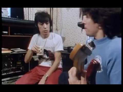 download lagu mp3 mp4 Digital Daydreams, download lagu Digital Daydreams gratis, unduh video klip Digital Daydreams