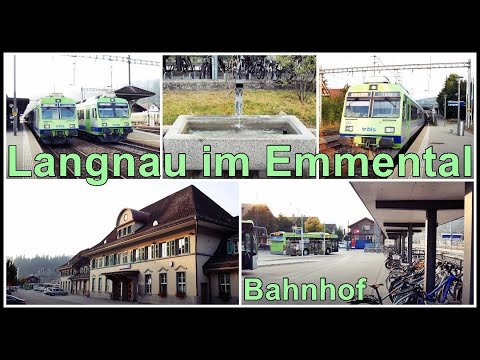 BLS Züge und Busse beim Bahnhof Langnau im Emmental, Kanton Bern, Schweiz 2020