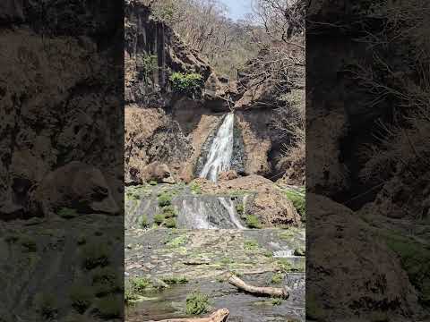 La Cascada La Pilona Del Río Huizucar En Rosario De Mora, El Salvador.