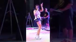 Download lagu Renita Kirana goyang plintir Hot EMAS HANTARAN 💃 mp3 Download lagu Renita Kirana goyang plintir Hot EMAS HANTARAN 💃 mp3
