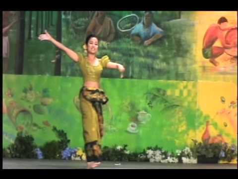Ruwani's "Ranwan Dul Karalin" dance