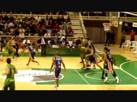 "Rebotazo impresionante". Stevie Johnson, Peñas Lobe Huesca