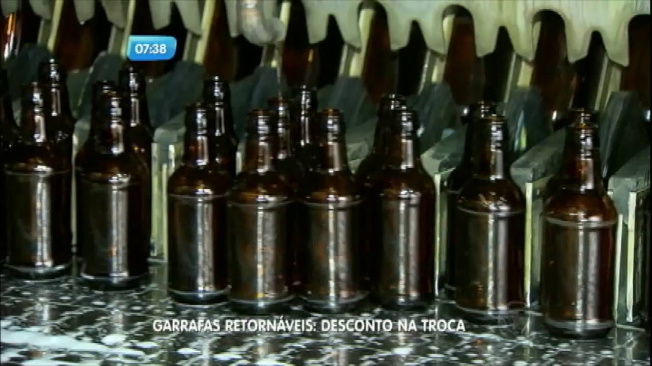 Garrafas retornáveis de cerveja estão de volta e podem dar descontos na troca