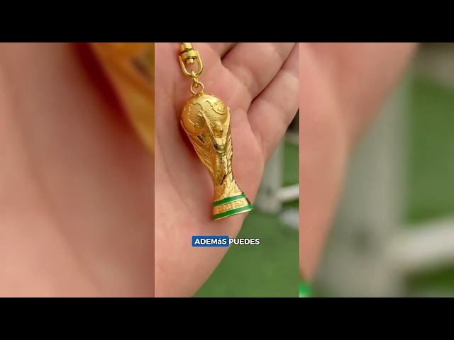 Vídeo relacionado con DHJWDUX 1 Llaveros de Fútbol, Merchandising del Mundial, Llavero Mini Copa del Mundo, Llaveros Coleccionables para Mochilas, Regalo para Fans y Aficionados, Hombre, Multicolor