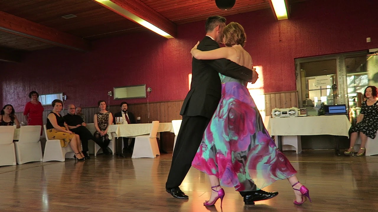 Javier Diaz y Julia Zueva Tangon askelin koti kesää 2019 2