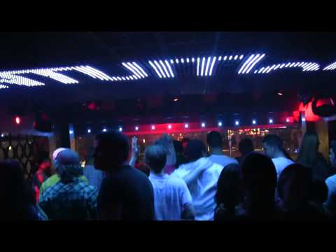 Marcus Schossow plays Alright