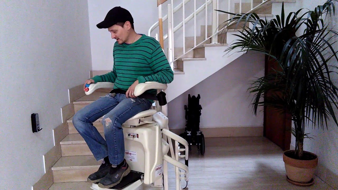 SMIAM Ascensori Ancona (I PEGGIORI NEMICI DELLE SCALE) - Montascale a seggiola Vimec V59