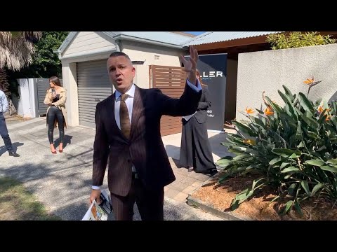 Sydney Auction: 3 Gilgandra Rd, North Bondi - Paul Biller/Biller Property- Clarence White Auctioneer