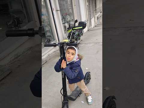 Hamza scooterı motordan bile hızlı sürüyor #scooter #motor #keşfetbeniöneçıkar #viralvideo #anneoğul
