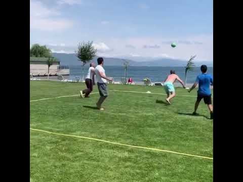 Սամվել Ալեքսանյանը վոլեյբոլ է խաղում Սևանի ափին․ ինչպես նա «պատժեց» պարտվողներին