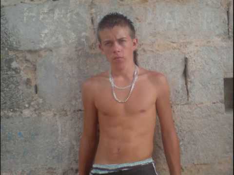 DJ wil5on - broken strings