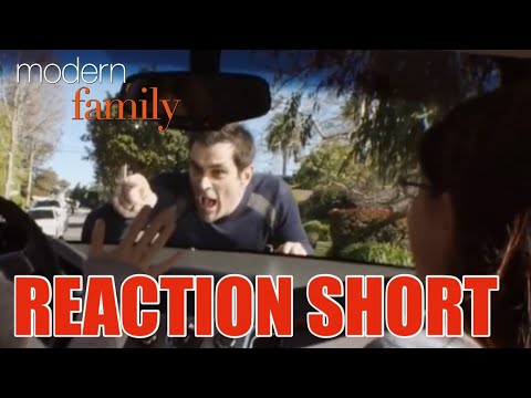 Modern Family S2 E22 "Good Cop Bad Dog" SNEAK PEEK!!! 🤣🤣🤣