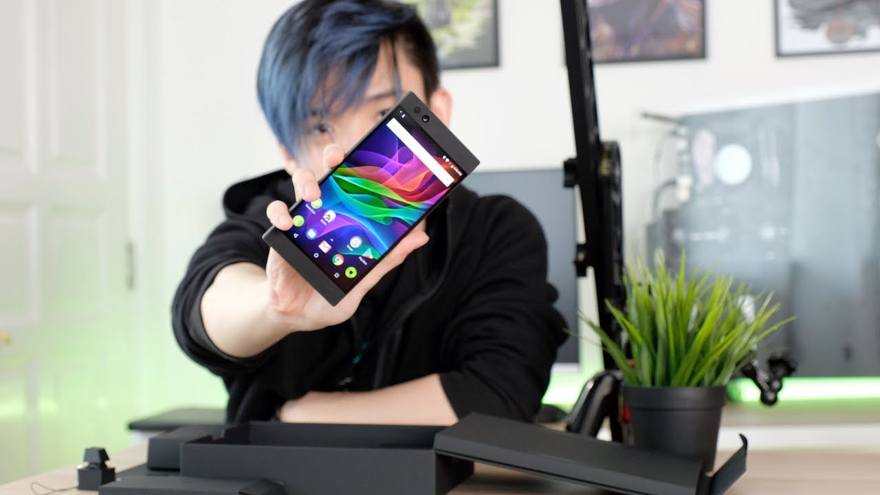 Unboxing the Razer Phone - World's First 120hz Gaming Phone