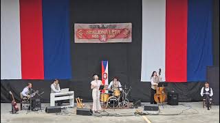 Video Dívka k rytmu zrozená