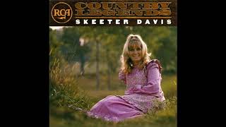 He Says The Same Things To Me - Skeeter Davis