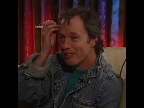Angus Young reacts to hearing Bon Scott sing for the first time... when Bon auditioned for AC/DC