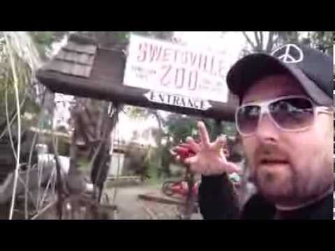 TheDailyWoo - 464 (10/8/13) Unusual Swetsville Zoo