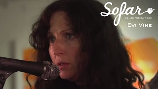 Evi Vine - Give Your Heart To The Hawks | Sofar Oxford