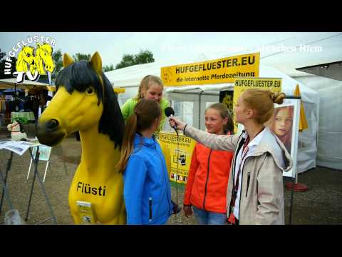 Pferd International 2015 - Jugendreporterin Andrea im Einsatz fuers HUFGEFLUESTER Pferdefernsehen